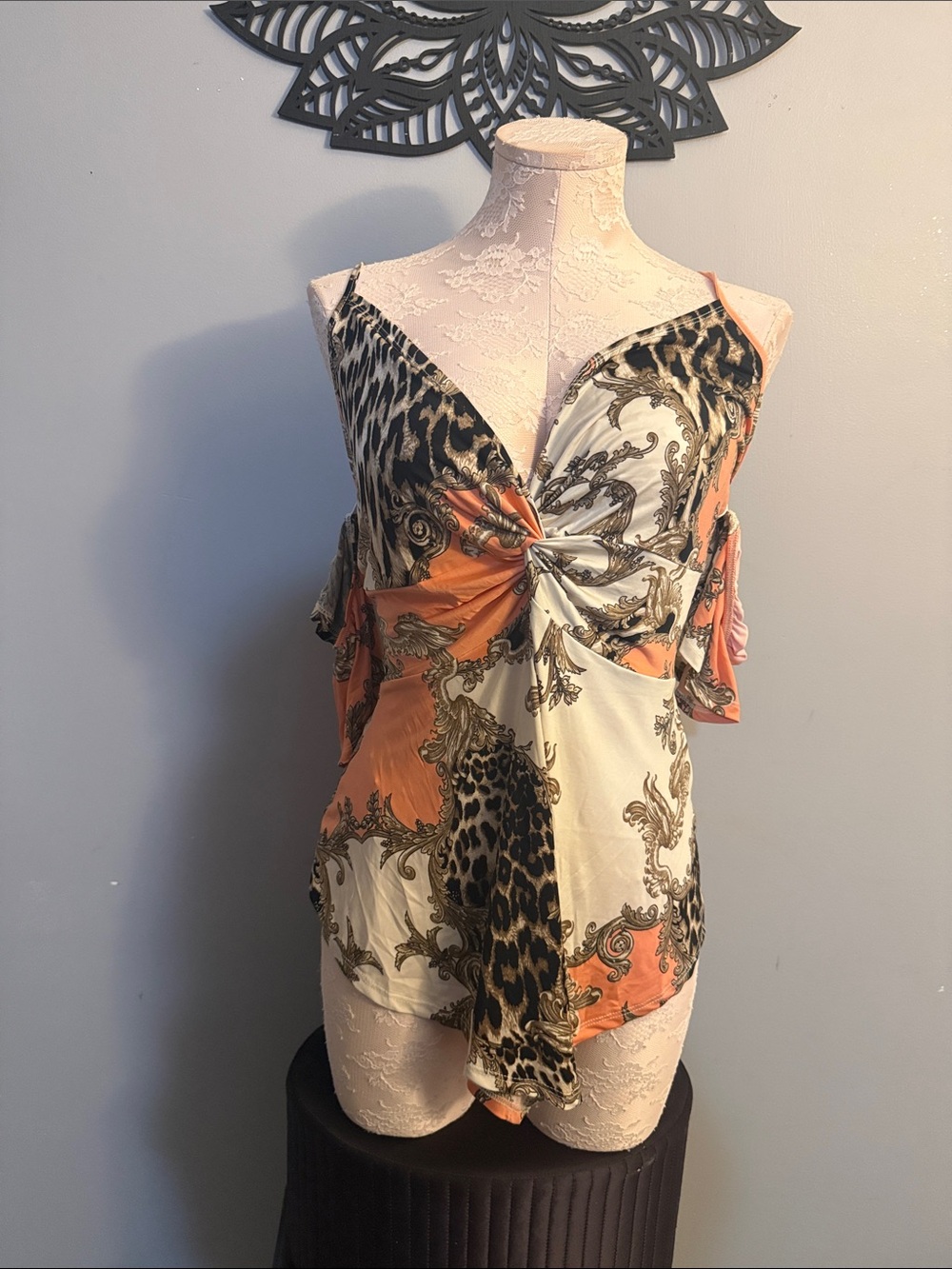 VENUS Orange & Cream Twist-Front Cold-Shoulder Top M